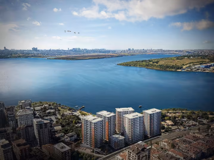 Lake View Apartments for Sale in Küçükçekmece Istanbul - Citizenship Eligible - Image 2
