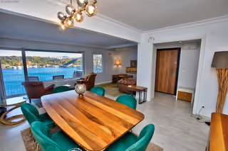 Bosphorus View Roadside Mansion Apartment with Dual Residence Opportunity in Rumeli Hisari Sarıyer - Image 3