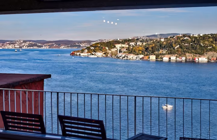 Bosphorus View Roadside Mansion Apartment with Dual Residence Opportunity in Rumeli Hisari Sarıyer - Image 5