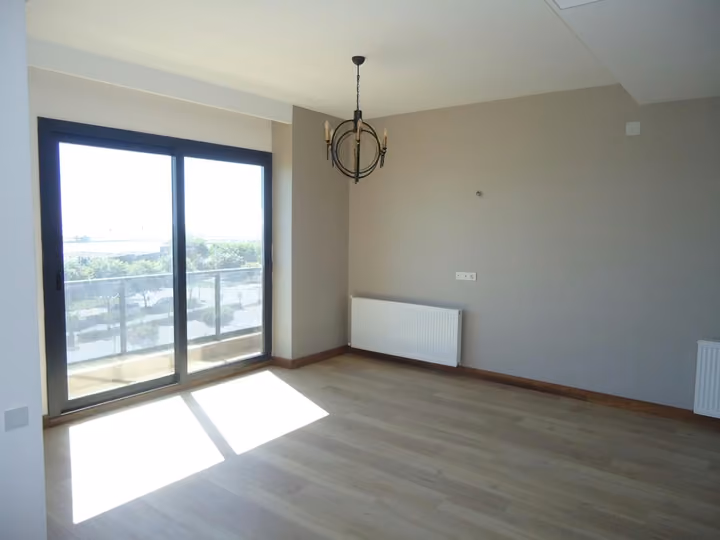 Erdemli living room balcony doors