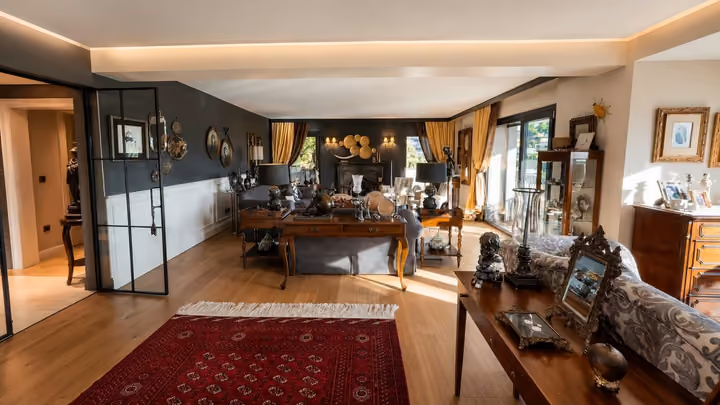 Eight Bedroom Villa with Lift and Garden in Beykoz - Image 10