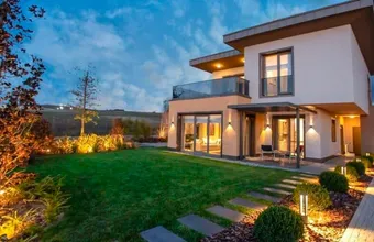 ویلای لوکس درمکان تلاقی سبزی طبیعت با آبی دریا