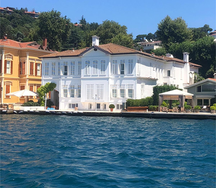 BOSPHORUS MANSIONS: ISTANBUL'S LUXURY VILLAS FOR THE SUPER RICH