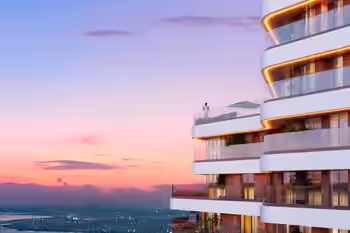 Элитные квартиры с видом на море в башне возле метро в Измире, Турция