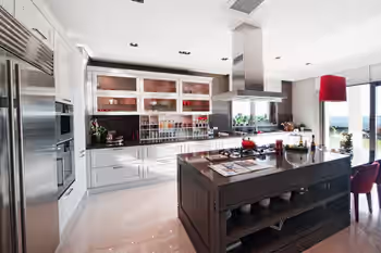 Недвижимость с видом на море в Бейликдюзю, Стамбул