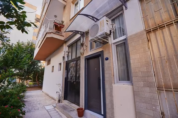 شقة لوفت مفروشة بالكامل للبيع في إزمير بورنوفا | جاهزة للاستثمار وAirbnb - صورة 2