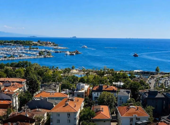 Three-Bedroom Apartment with Full Sea Views in Kadikoy - Image 6