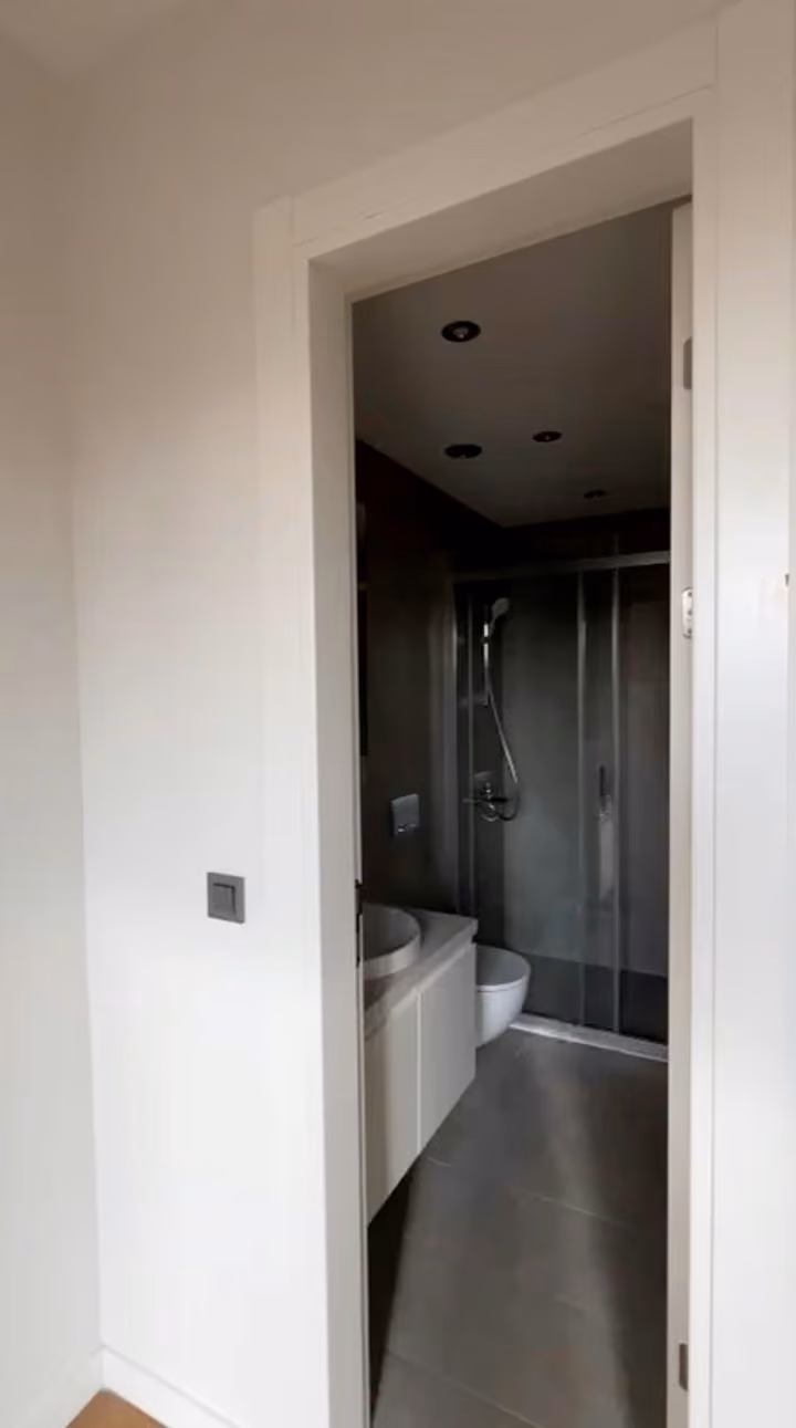 Two-Bedroom Apartment with Balcony in Etiler - Image 7