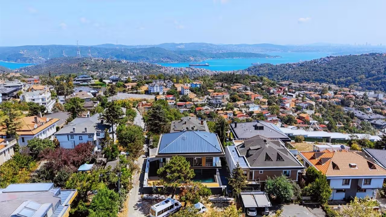 Zero Luxury 7+2 Villa with Pool, Cinema Room and En-Suite Spa in Zekeriyakoy Istanbul