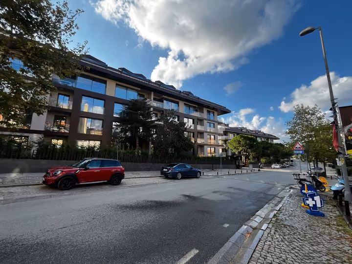 Two-Bedroom Apartment with Balcony in Etiler - Image 13