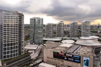 Торговый центр Стамбула High Residence Hilton Hotel Tower в Башакшехире, Стамбул