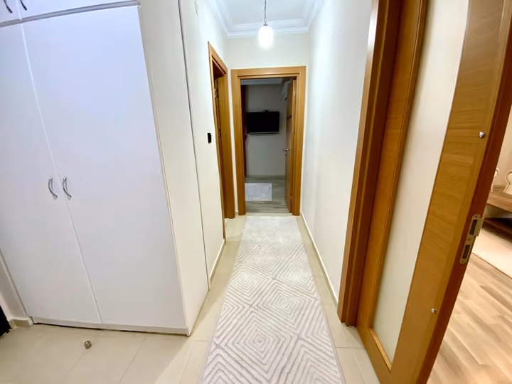 Altinkum hallway storage