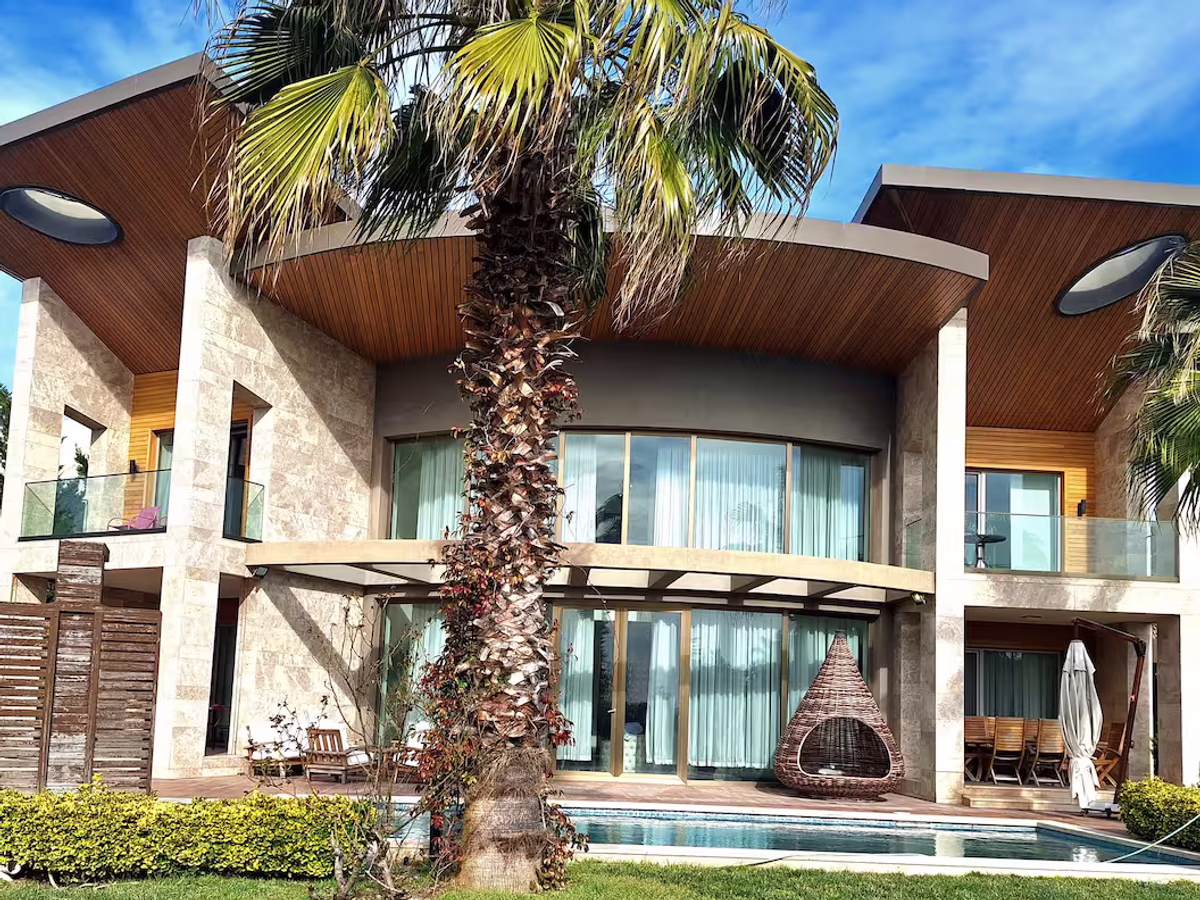 2. El Zehra - Image 1