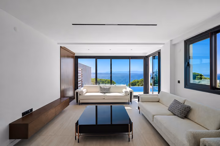 Furnished Lounge Pool Outlook at the detached villa in Ardıç, Çeşme.