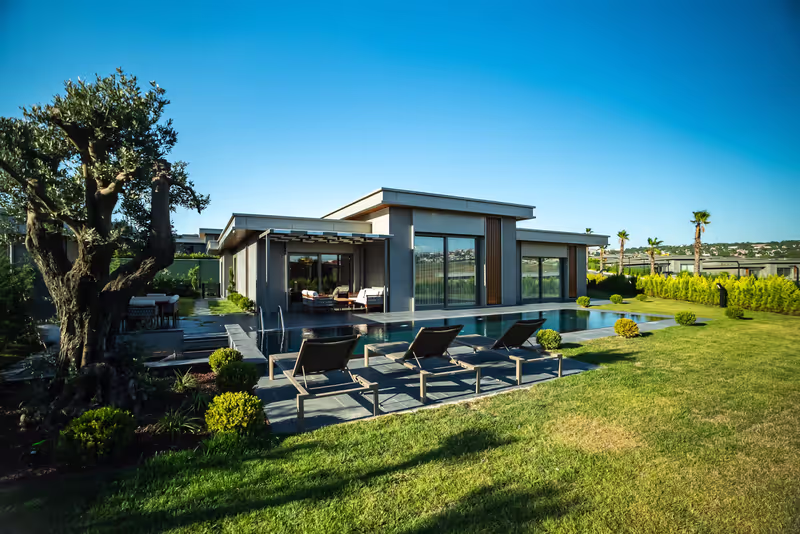 Sea View Villas with Private Swimming Pools and Gardens in Buyukcekmece, Istanbul 