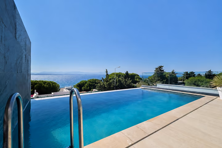 Poolside Wide View at the detached villa in Ardıç, Çeşme.