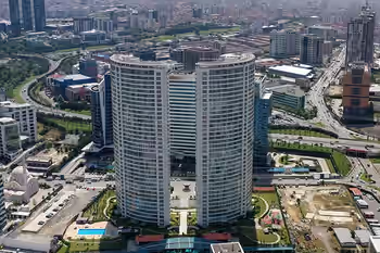 عقارات ذات خدمات فندقية 5 نجوم مع برج مكاتب LEED في عمرانية، اسطنبول