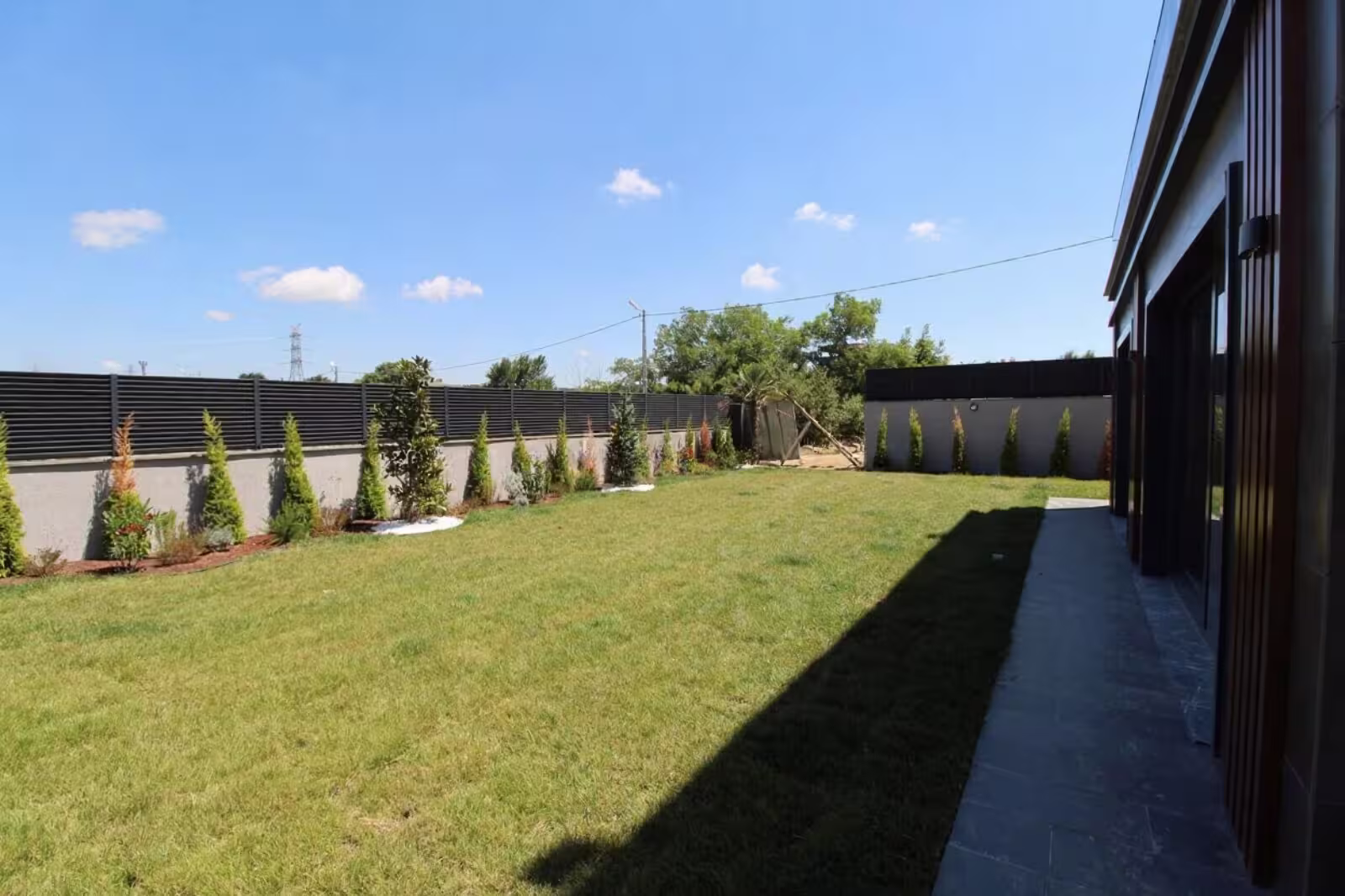 ویلای مستقل لوکس در آرناؤت‌کوی استانبول با باغ خصوصی