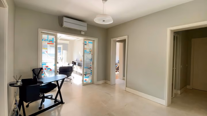 Four-Bedroom Waterfront House in Anadolu Hisarı - Image 7