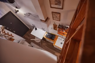شقة لوفت مفروشة بالكامل للبيع في إزمير بورنوفا | جاهزة للاستثمار وAirbnb - صورة 5