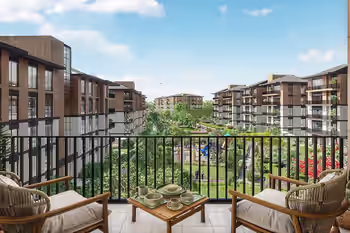 مجمع حديث مطل على الغابة في باشاك شهير، اسطنبول