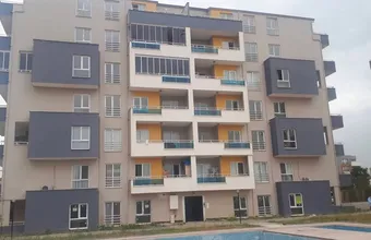 چشم انداز سبز و آپارتمانهای مختلف در نیلوفر بورسا