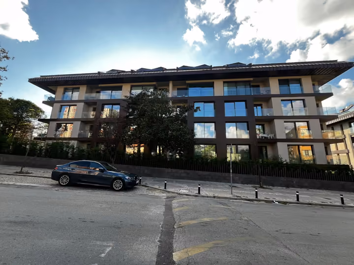 Two-Bedroom Apartment with Balcony in Etiler - Image 1
