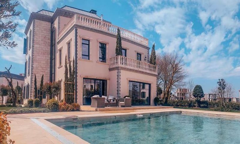 Spacious Mansions With Nature Forest Views in Cekmekoy, Istanbul