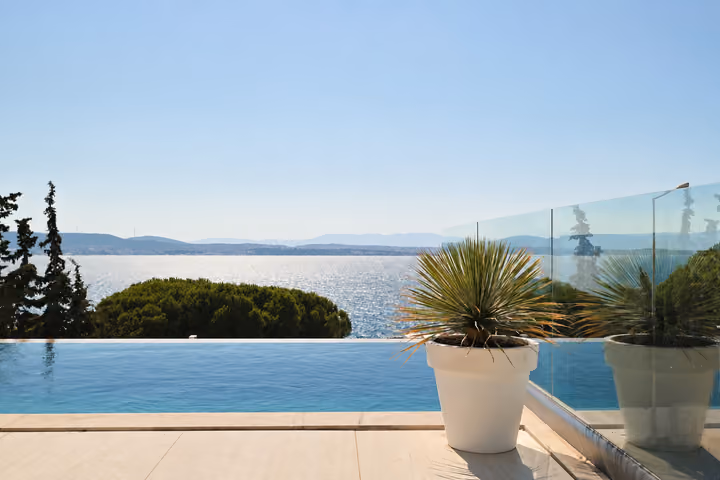 Pool Edge Coastal View at the detached villa in Ardıç, Çeşme.