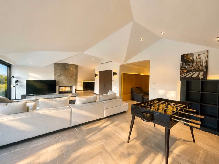Furnished Five Bedroom Villa with Private Pool in Beykoz - Image 17