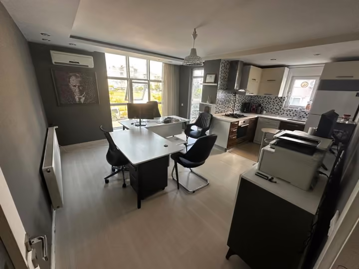 Liman open kitchen and dining space