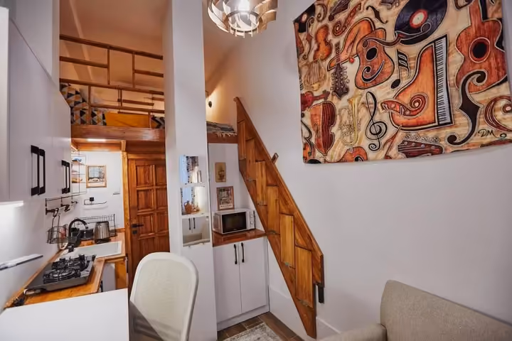 شقة لوفت مفروشة بالكامل للبيع في إزمير بورنوفا | جاهزة للاستثمار وAirbnb - صورة 1