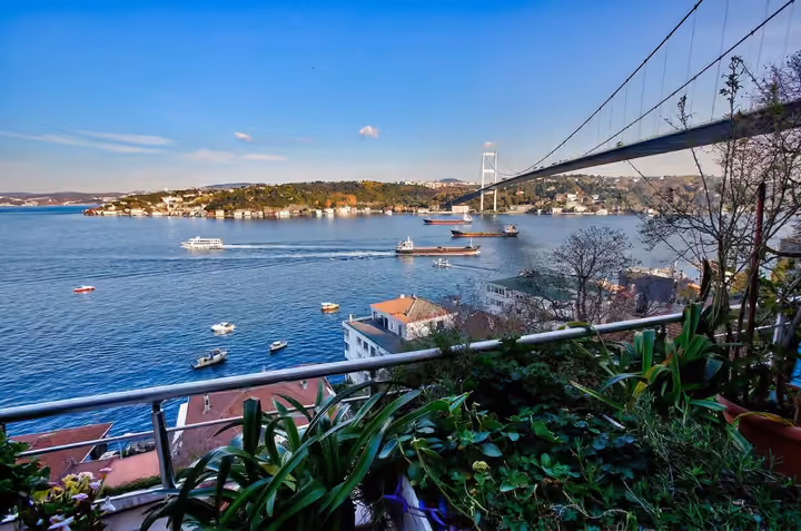 Bosphorus View Roadside Mansion Apartment with Dual Residence Opportunity in Rumeli Hisari Sarıyer - Image 4