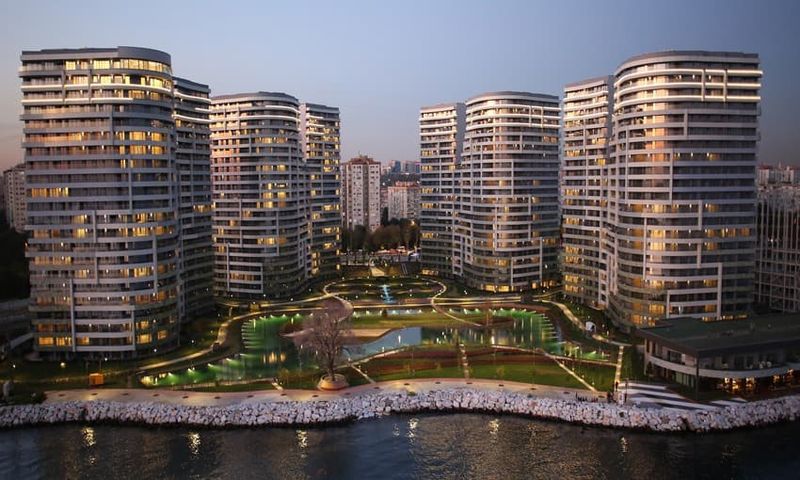 Elite Property Complex Overlooking Spectacular Sea Views