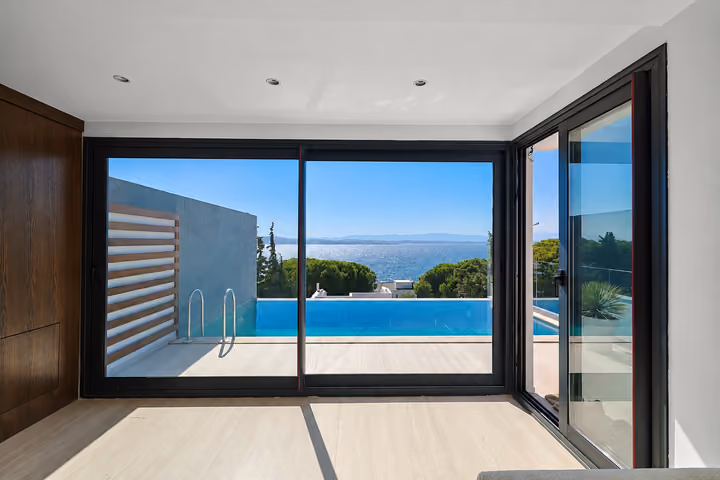 Bedroom Pool Access at the detached villa in Ardıç, Çeşme.