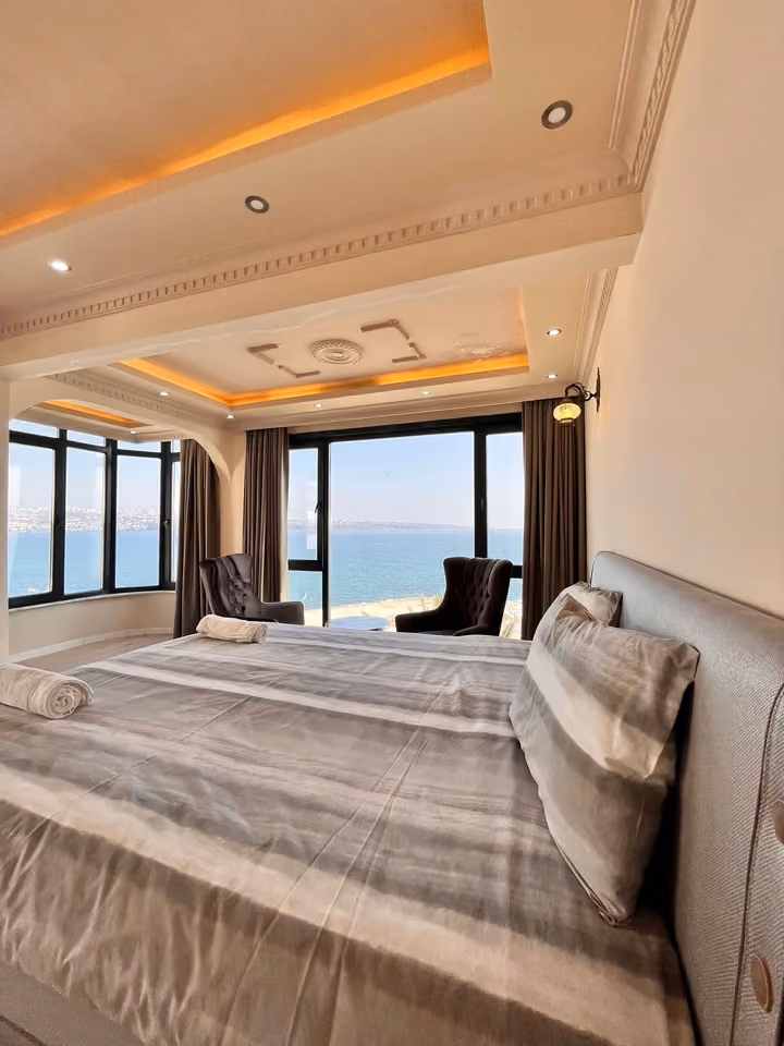 Bedroom window seating in the furnished seafront mansion in Buyukcekmece.