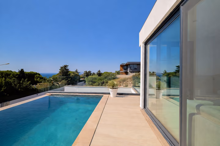 Poolside Glass Facade at the detached villa in Ardıç, Çeşme.