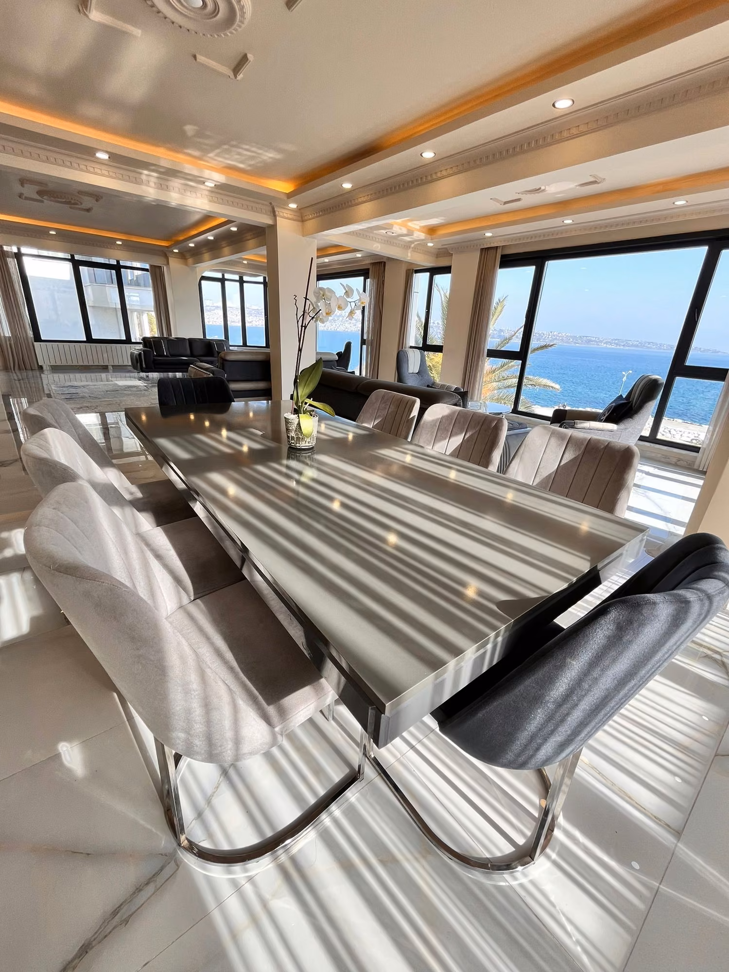 Living and dining sea view in the furnished seafront mansion in Buyukcekmece.