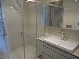 Erdemli shower bathroom