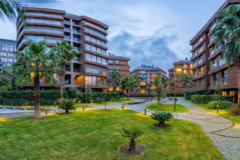 شقق فاخرة بإطلالات خضراء في اسكودار ، اسطنبول