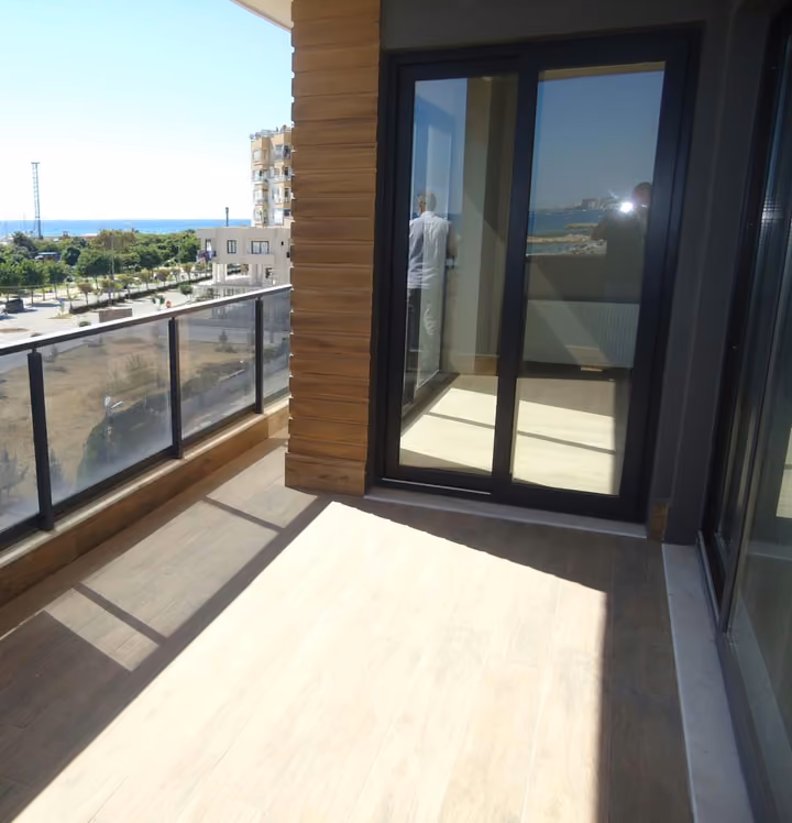 Erdemli seafront glass balcony