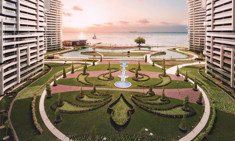 Elite Property Complex Overlooking Spectacular Sea Views